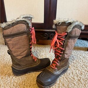 The North Face Women's Brown and Pink Winter Boots